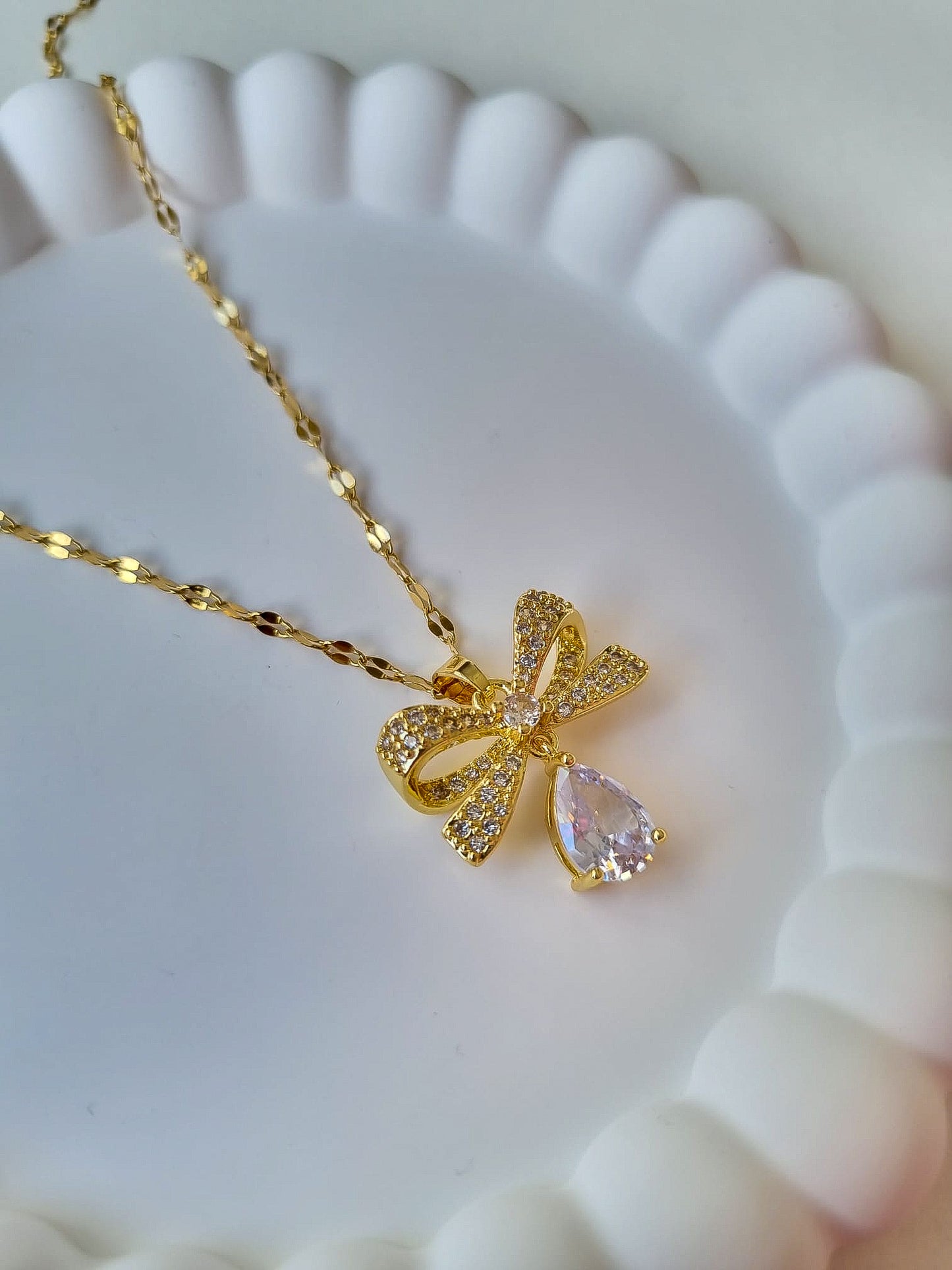 HALLIE NECKLACE