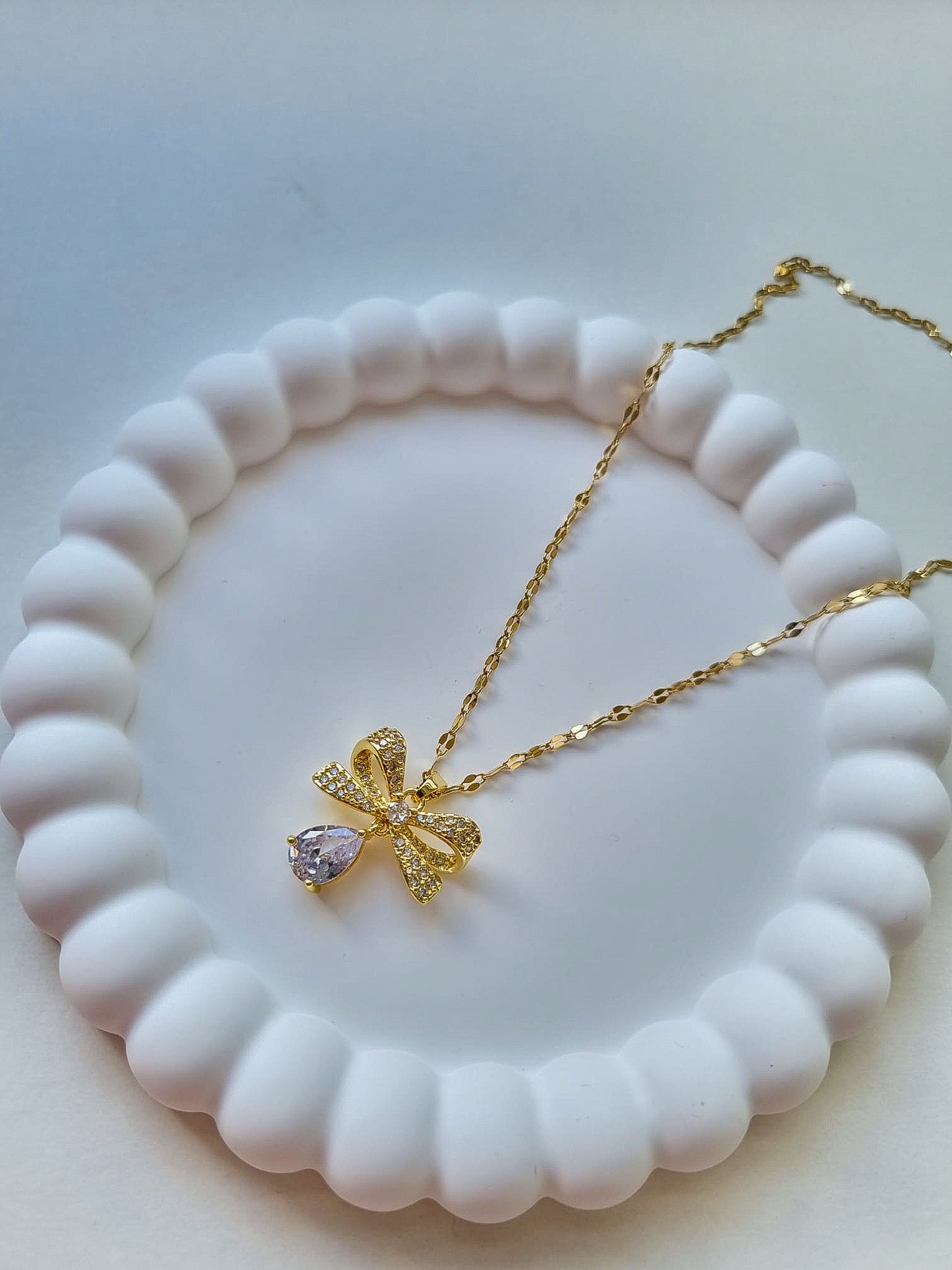 HALLIE NECKLACE