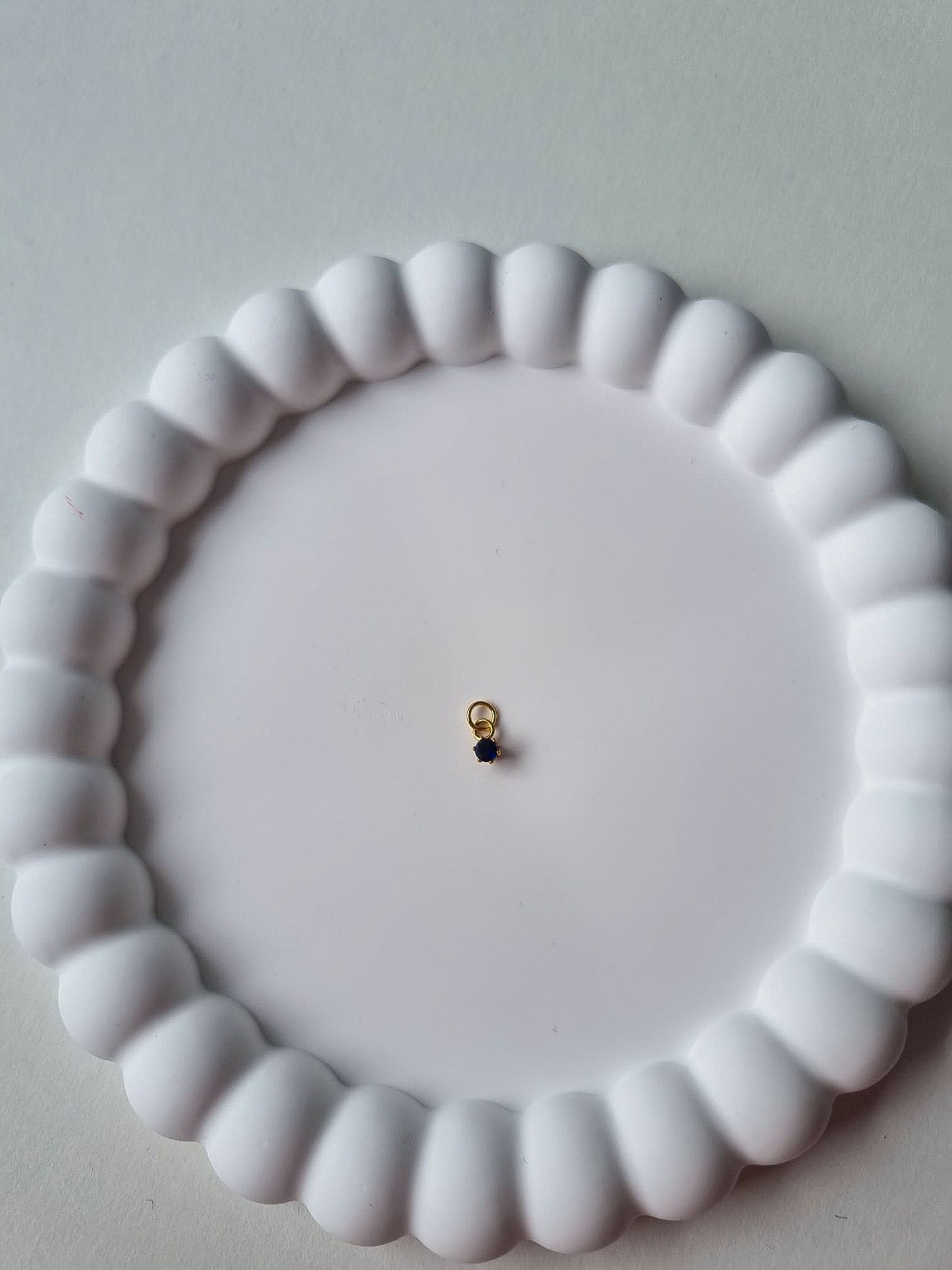 CIRCLE BIRTHSTONE CHARM - SEPTEMBER