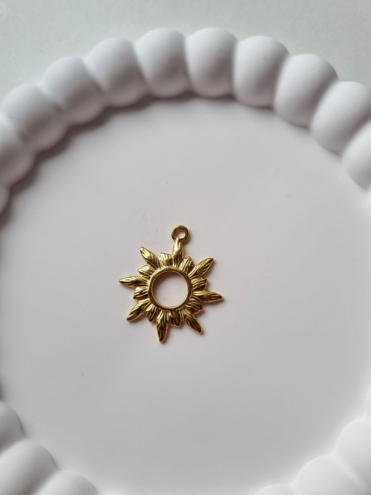 SUNSHINE CHARM