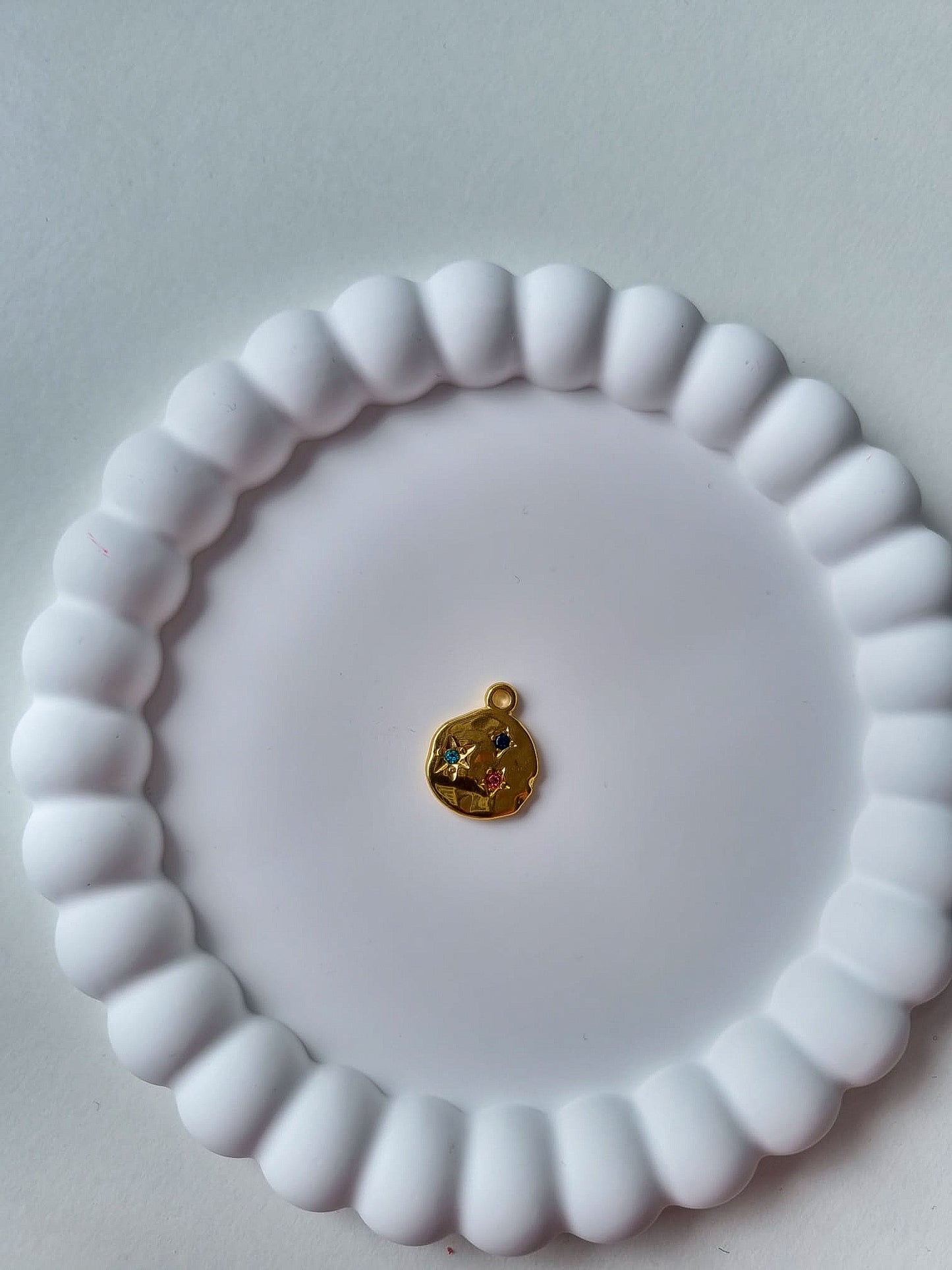 CIRCLE COLOURED CHARM