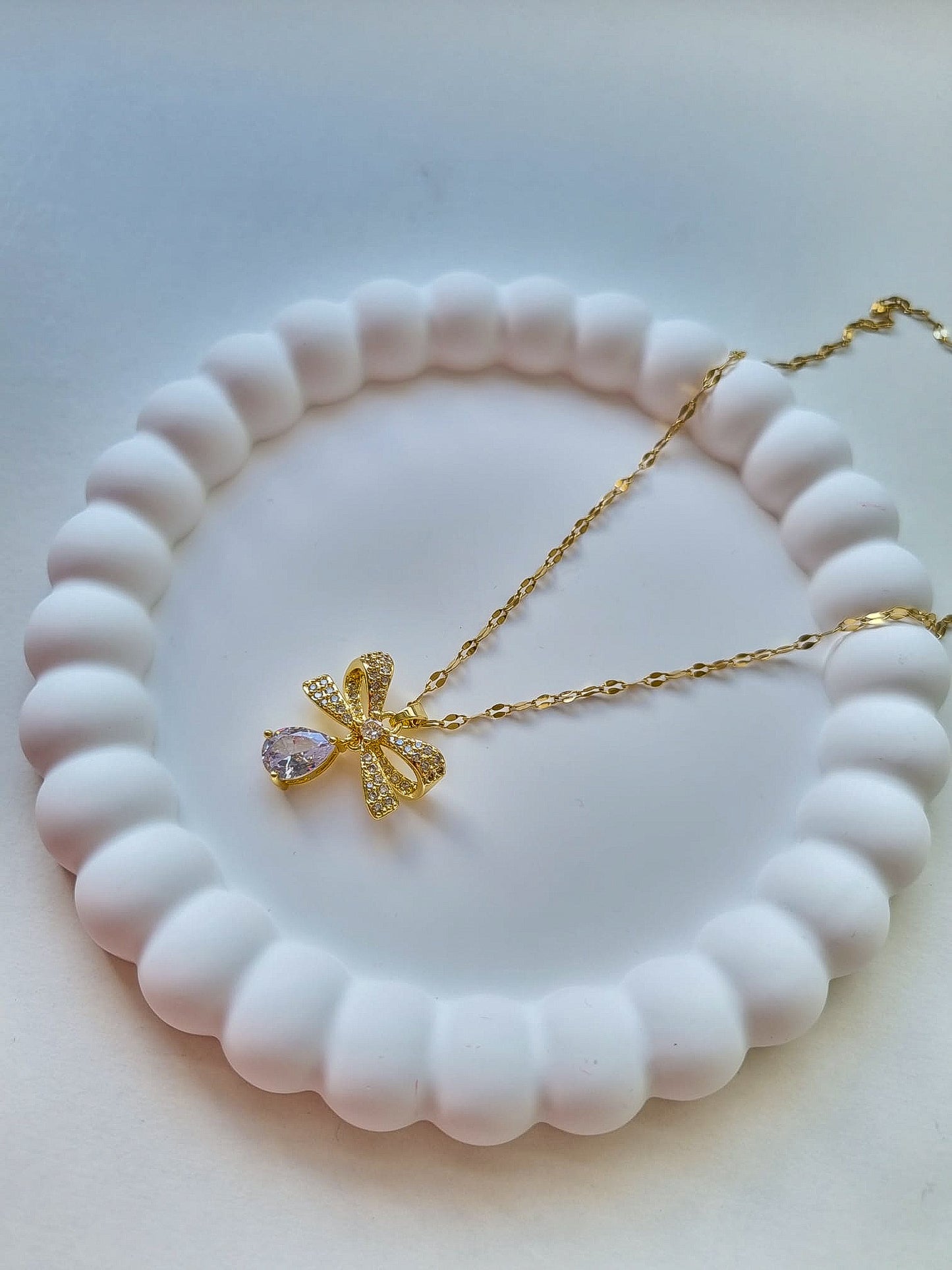 HALLIE NECKLACE