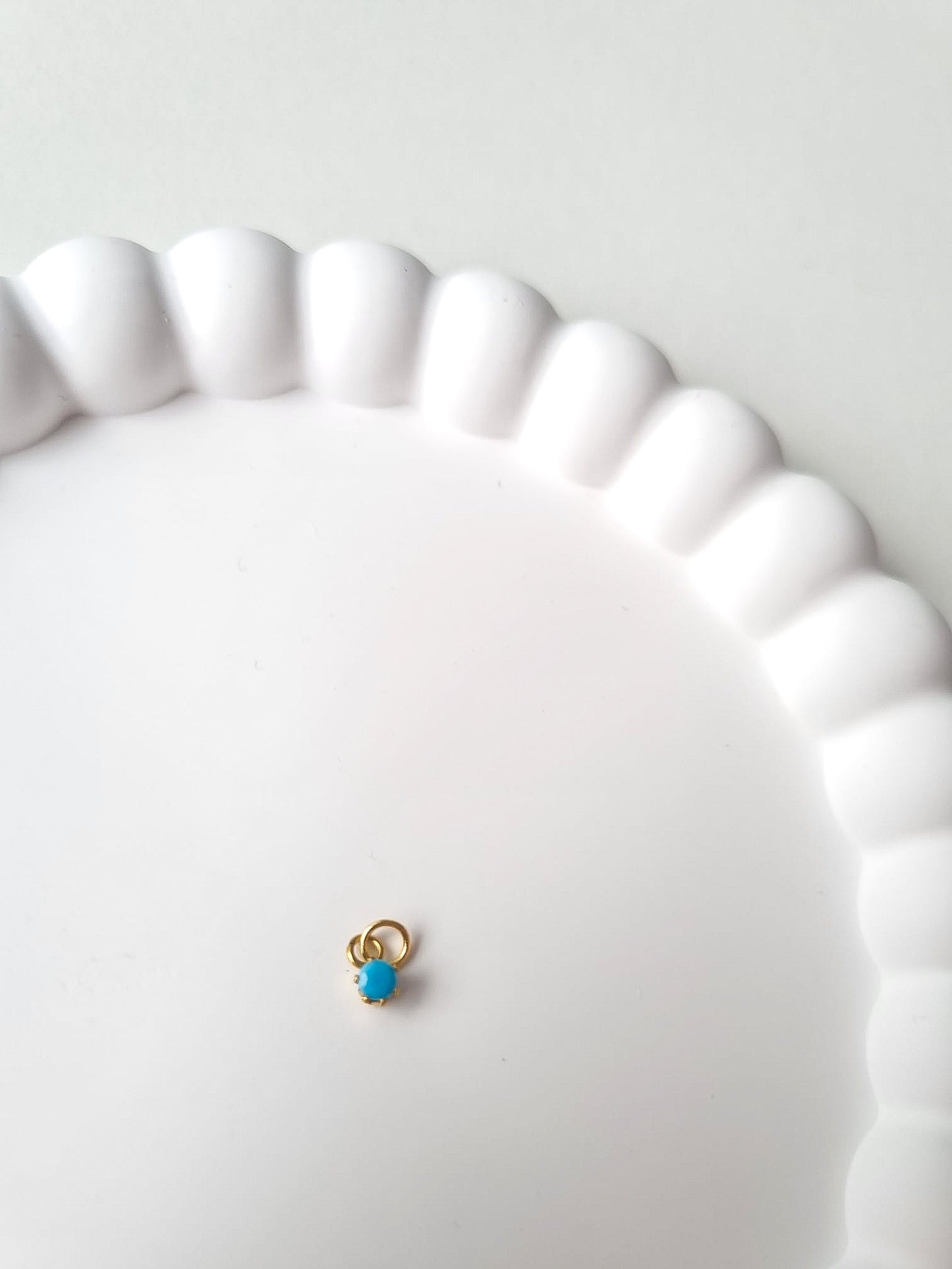 CIRCLE BIRTHSTONE CHARM - DECEMBER