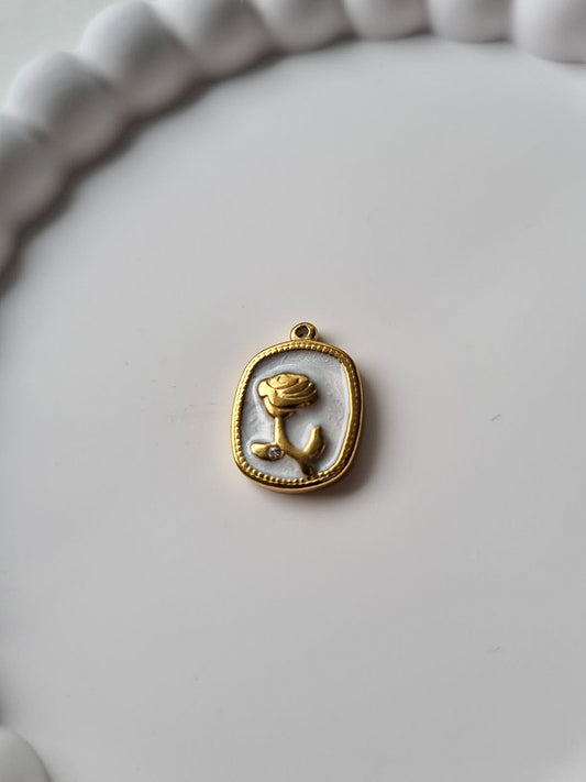 PEARL FLOWER CHARM