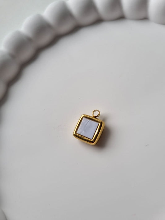 PEARL SQUARE CHARM